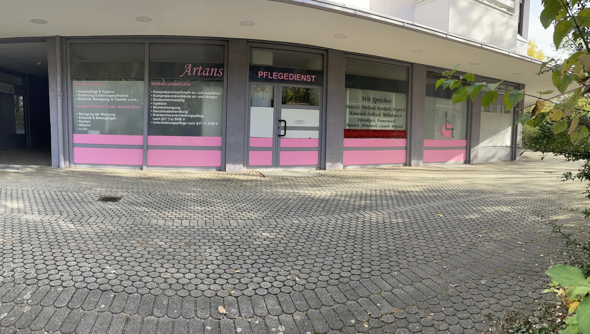 Bürogebäude des ARTANS Pflegedienstes in der Milbertshofener Straße